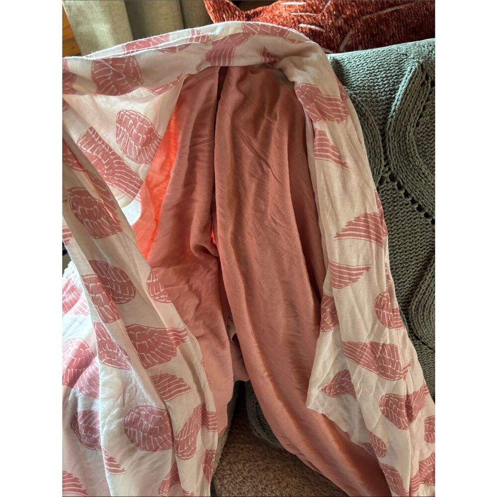 Donni Charm wing 🪽 Light Pink wing Print Scarf - Picture 7 of 7